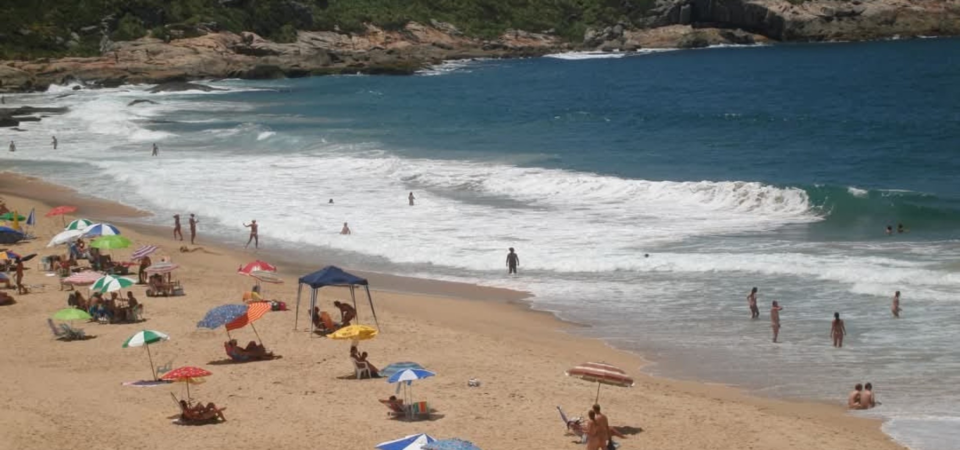 First arrest reported at Praia do Pinho after naturism ban